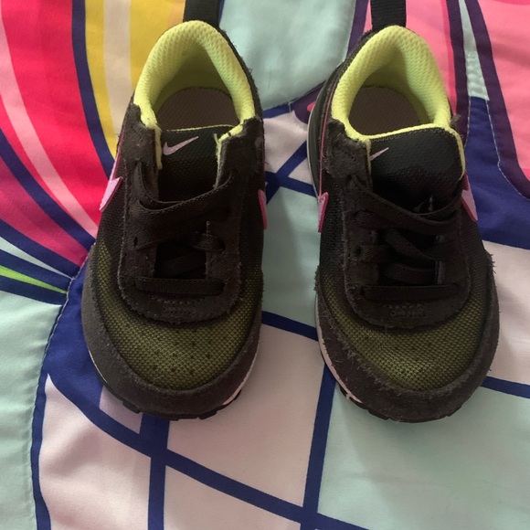 Toddler 5c Nike waffle - Picture 2 of 6